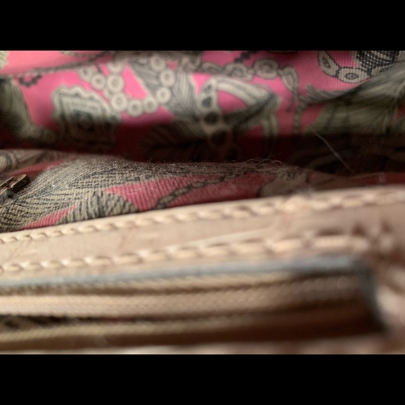 Guess crossbosy purse - Picture 5 of 5